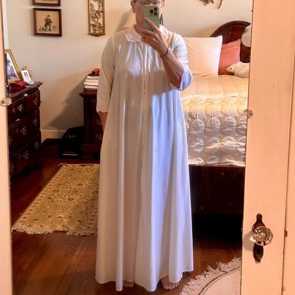 Vintage Robert Chiha-Rosenfeld off white Qiana nylon long zip front kaftan robe - Picture 2 of 10